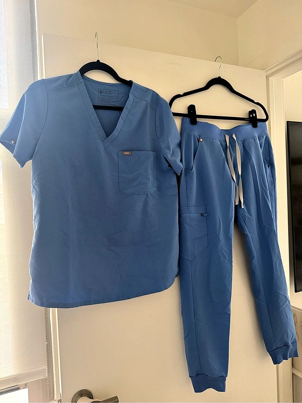 FIGS Catarina Scrub Top and Zamora Jogger Scrub Pants Set Blue